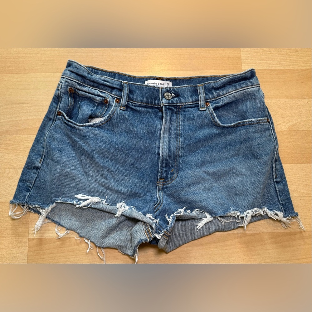 Abercrombie & Fitch The Mom Short Mid Rise Size 28 / 6